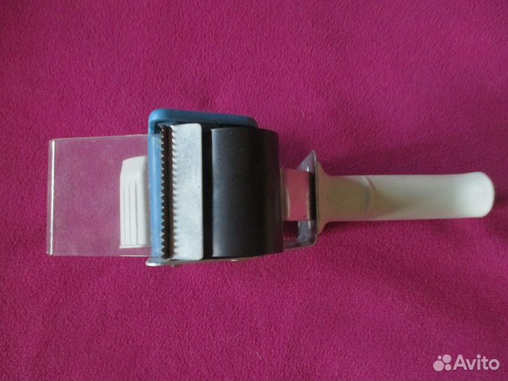 Диспенсер для скотча