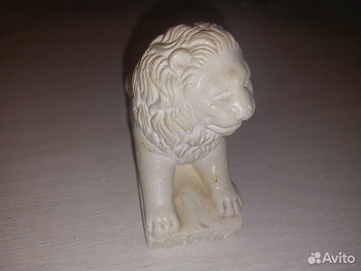 Статуэтка гипсовая