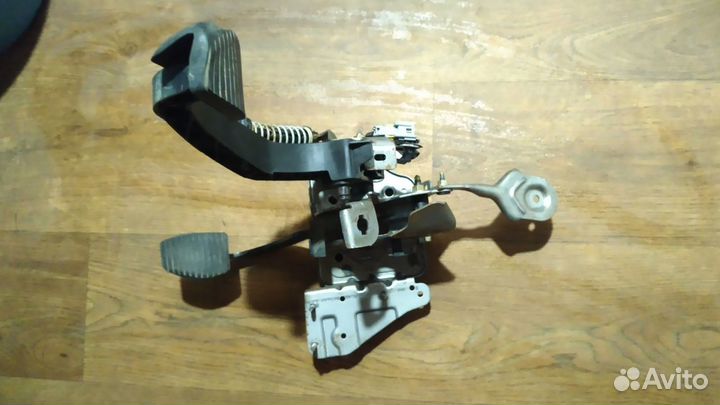 Педаль тормоза сцепления citroen ситроен с4 c4