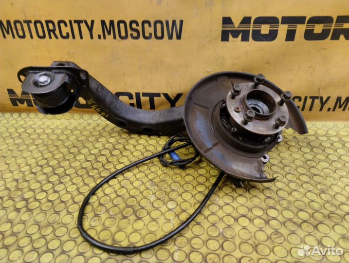 Кулак задний правый Bmw Z4 E85 M54B25 2.5 256S5