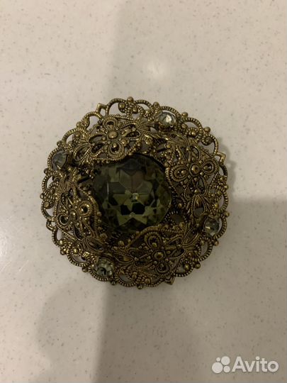 Старинная брошь