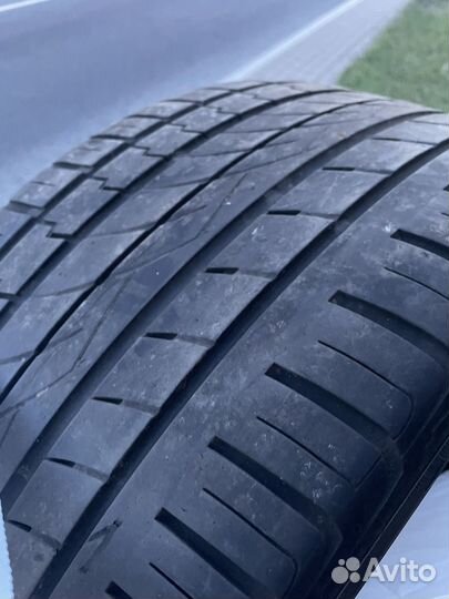 Continental ContiCrossContact UHP 295/35 R21