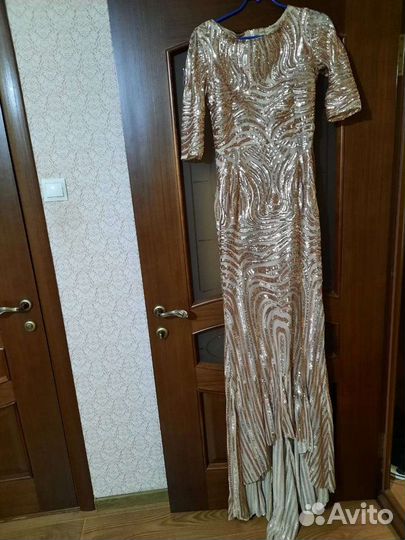 Платье вечернее