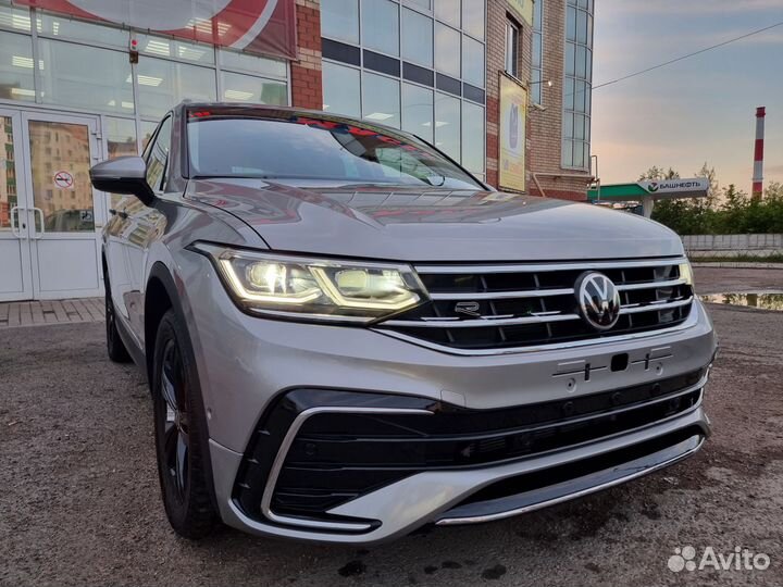 Volkswagen Tiguan 2.0 AMT, 2021, битый, 27 000 км