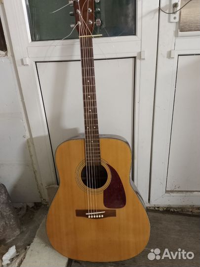 Акустическая гитара