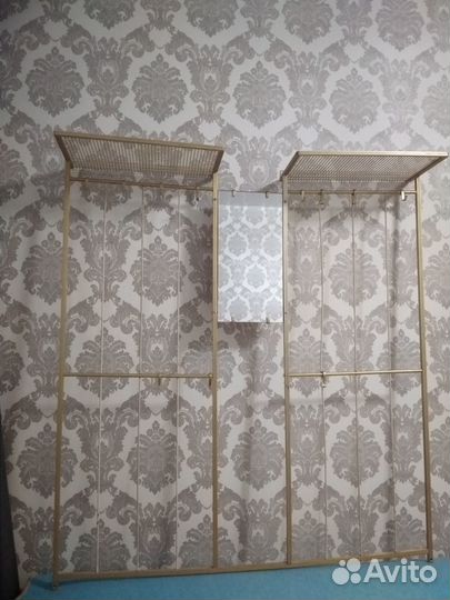 Вешалка настенная в прихожую