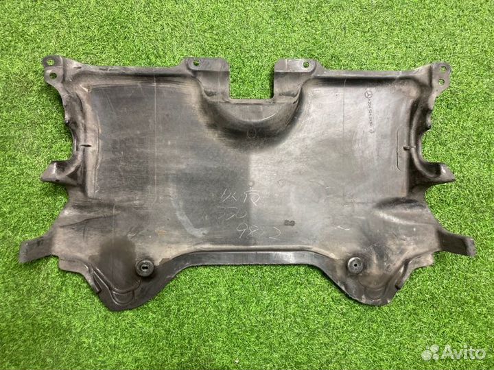 Защита двигателя Mercedes E W212 3.5 M272 2010