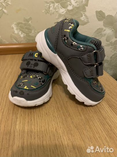 Кроссовки детские