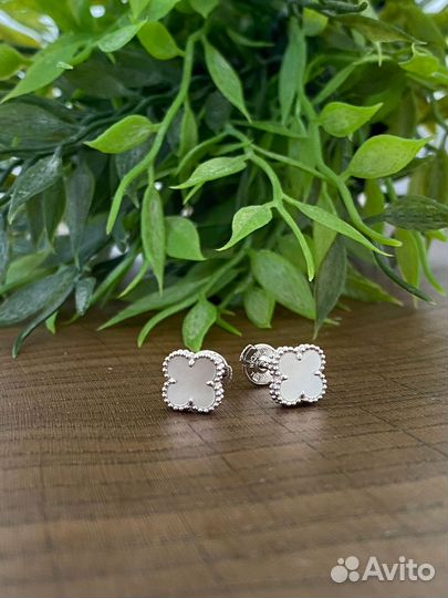 Золотые серьги van cleef