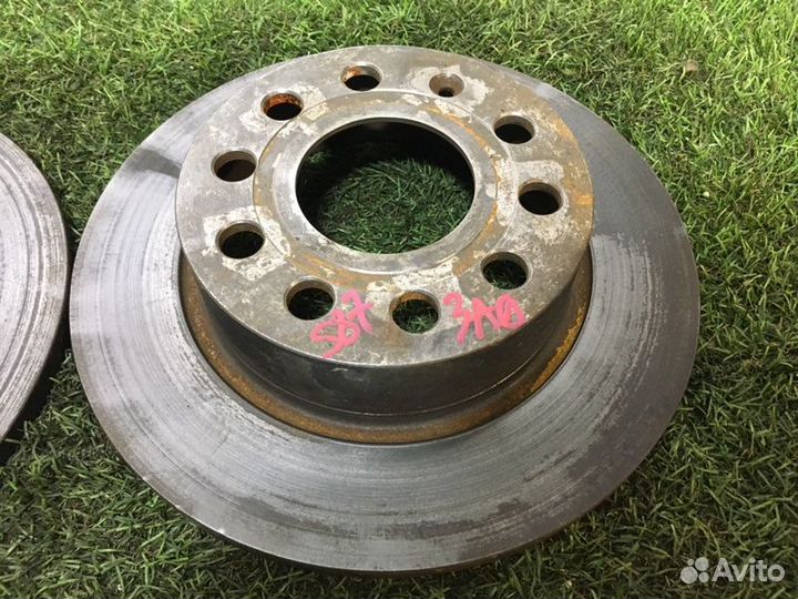 Тормозной диск задний Volkswagen Scirocco 2010