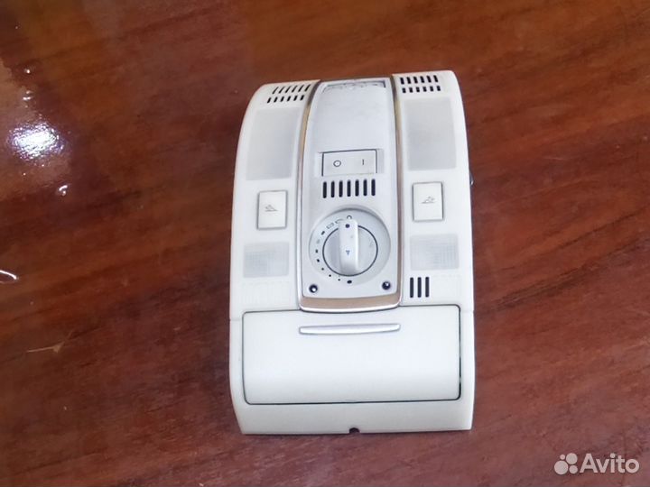 Плафон салона Audi A6 C6 4F0947135AT