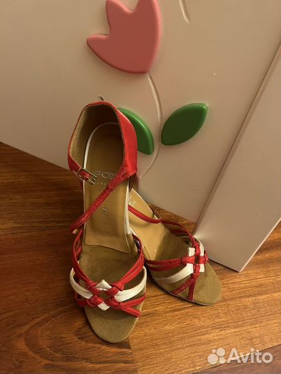 Босоножки 37