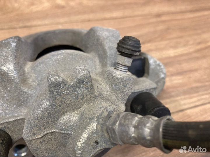 Суппорт тормозной передний правый Лада X-Ray