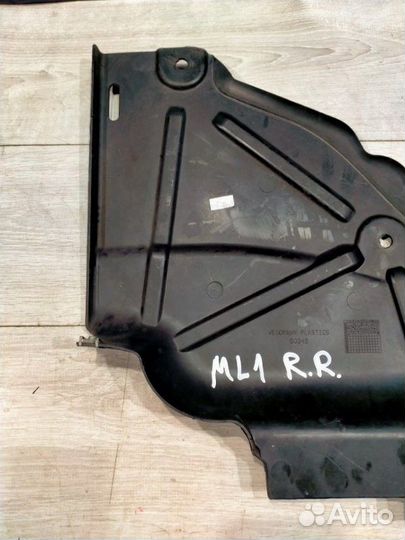 Защита кузова задняя правая Mercedes-Benz Ml 164