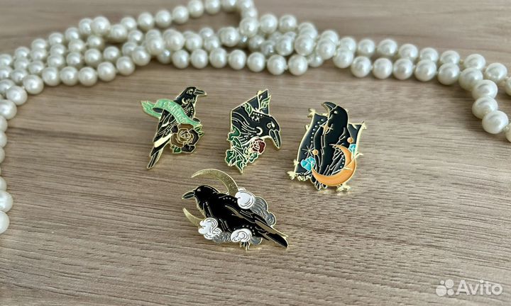 Значки пины ворона металл