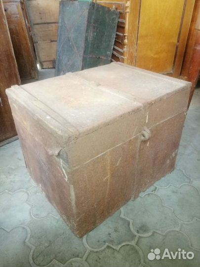 Сундук старинный в железе