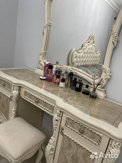 Спальный гарнитур