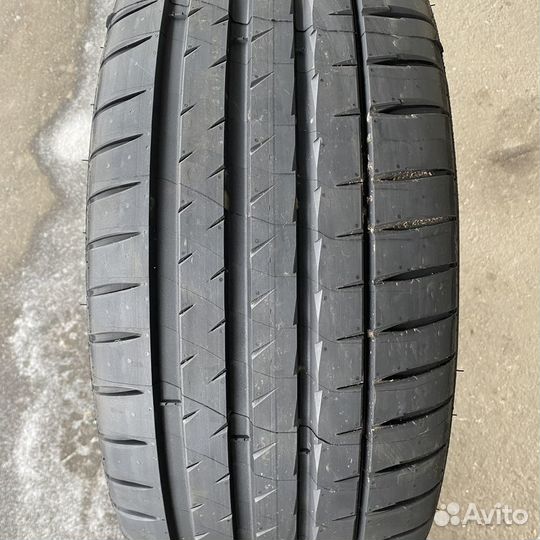 Michelin Pilot Sport 4 S 295/35 R20 105Y