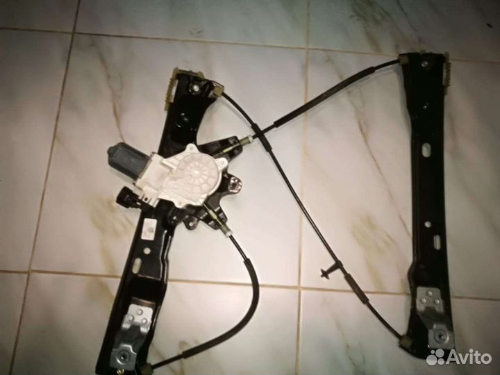 Стеклоподъемник передний Ford Focus 3