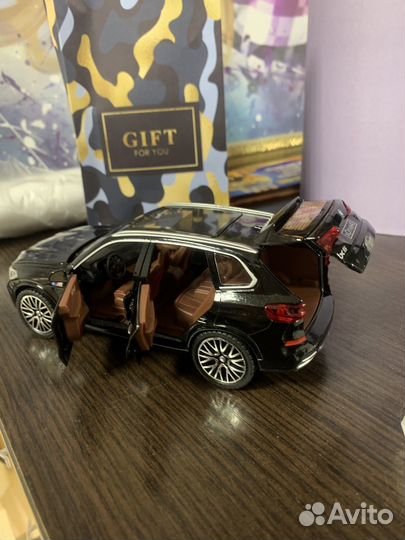 Машинка моделька bmw x5m