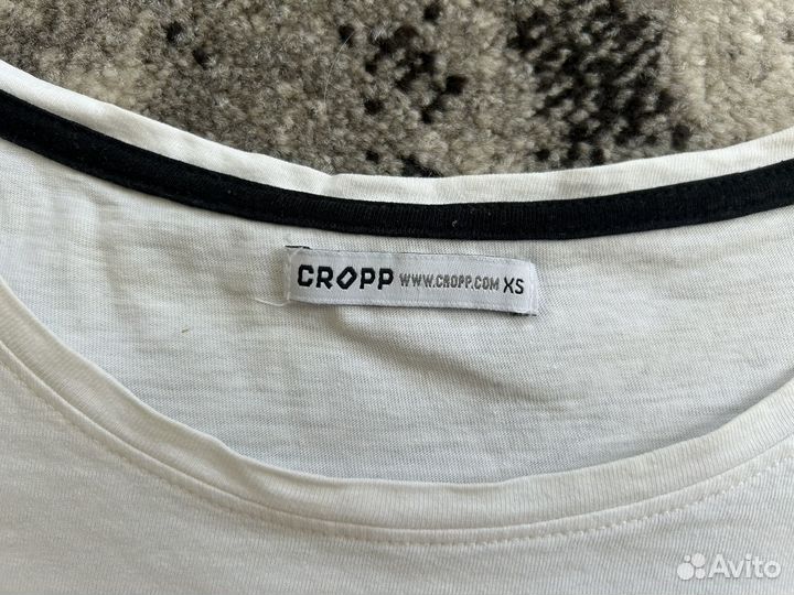 Короткая футболка кроп