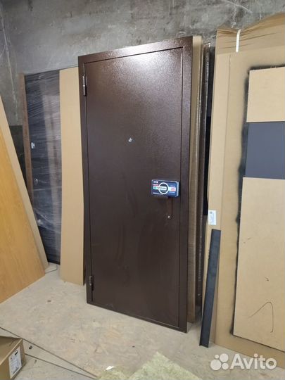 Дверь входная новая