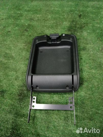 Подлокотник Nissan X-Trail TNT31 QR25DE