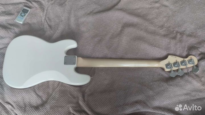 Бас гитара fender precision bass реплика