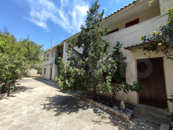 Дом 228 м² на участке 13 сот.