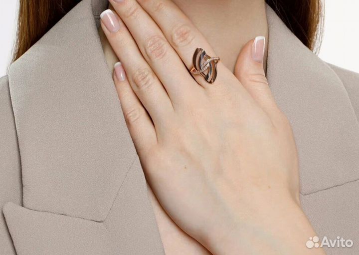 Золотое кольцо женское