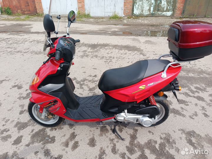 Скутер Daelim S-Five