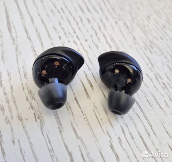 Беспроводные наушники Samsung galaxy buds +