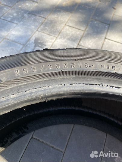 Gerutti LPR701 255/35 R19 96W