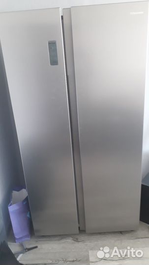 Холодильник Hisense RS711N4ACE