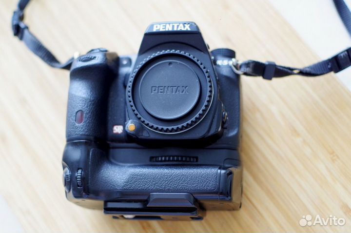 Pentax K-5 + 4 аккума