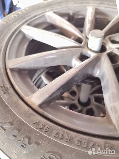 Стойка для хранения колес