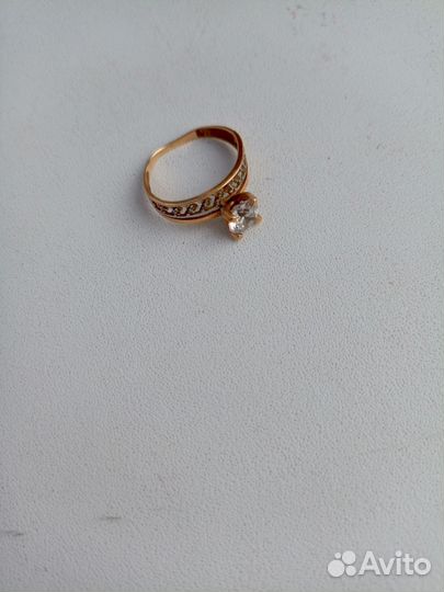 Золотая кольцо 585