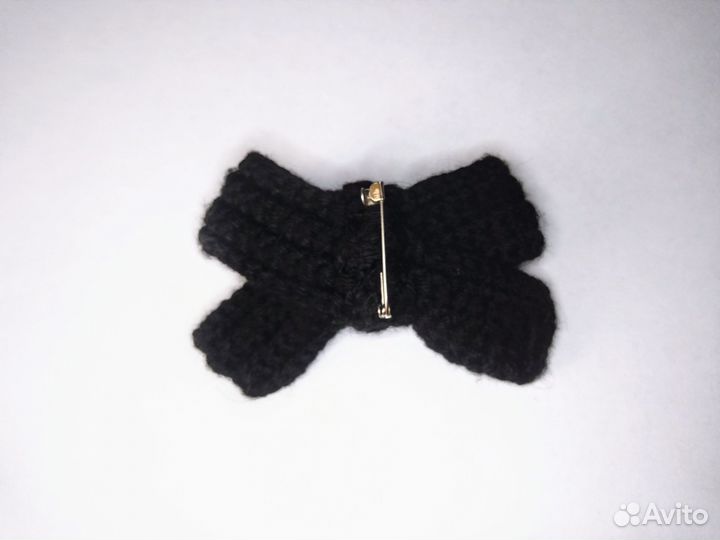 Брошь вязаная Бантик