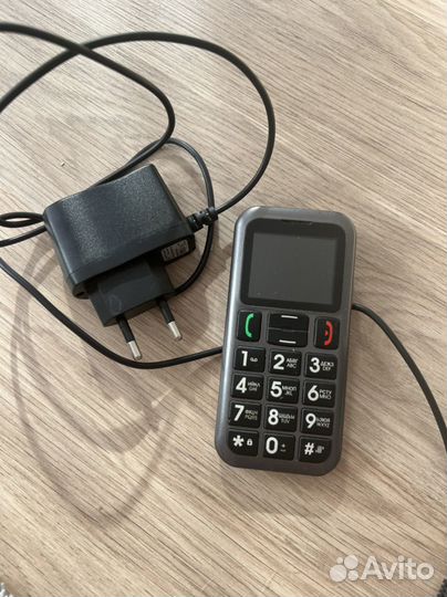 Телефон Fly + зарядка