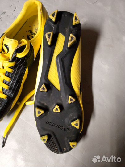 Футбольные бутсы sondico venata