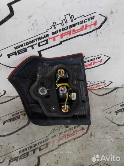 Фонарь toyota allex corolla runx NZE121 NZE124 ZZE