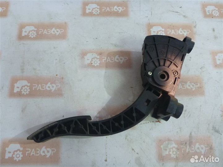 Педаль газа Hyundai Solaris RB G4FA 2013