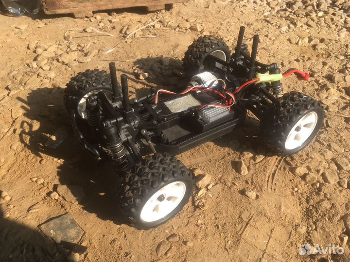 Радиоуправляемая модель 4WD