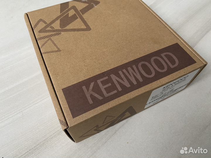 Мощная радиостанция Kenwood TH-F10