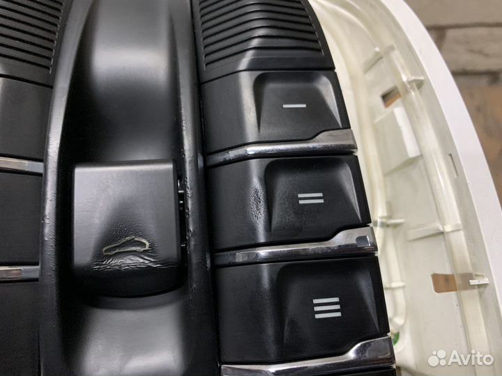 Porsche Cayenne 958 Плафон салонный передний