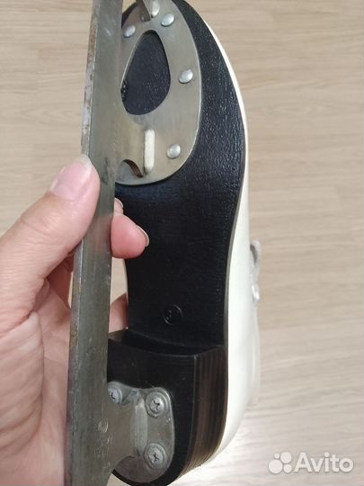 Коньки фигурные женские 37