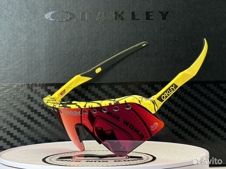 Солнцезащитные очки Oakley Sutro Lite Sweep TDF