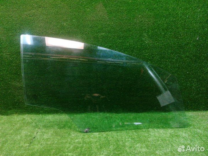 Стекло двери переднее правое Citroen C4 2004