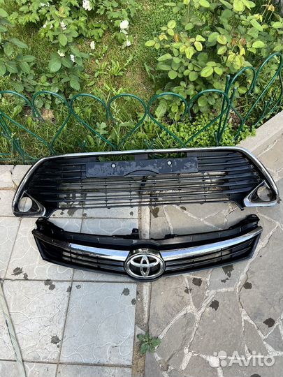 Решетка радиатора Toyota camry 55