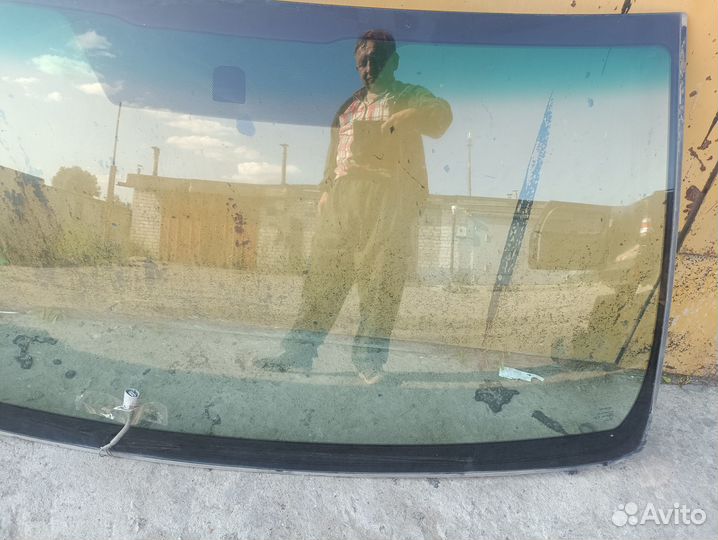 Лобовое стекло Toyota Land Cruiser Prado Е150